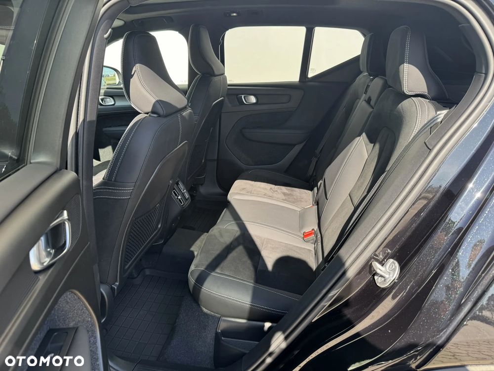Volvo XC 40 B4 AWD Ultimate Dark - 13
