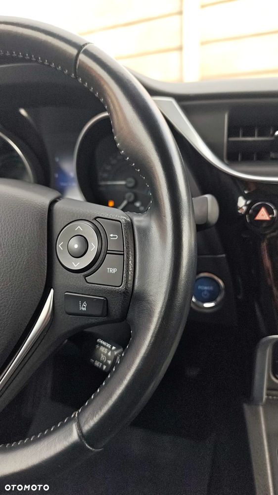 Toyota Auris 1.8 HSD Luna - 31