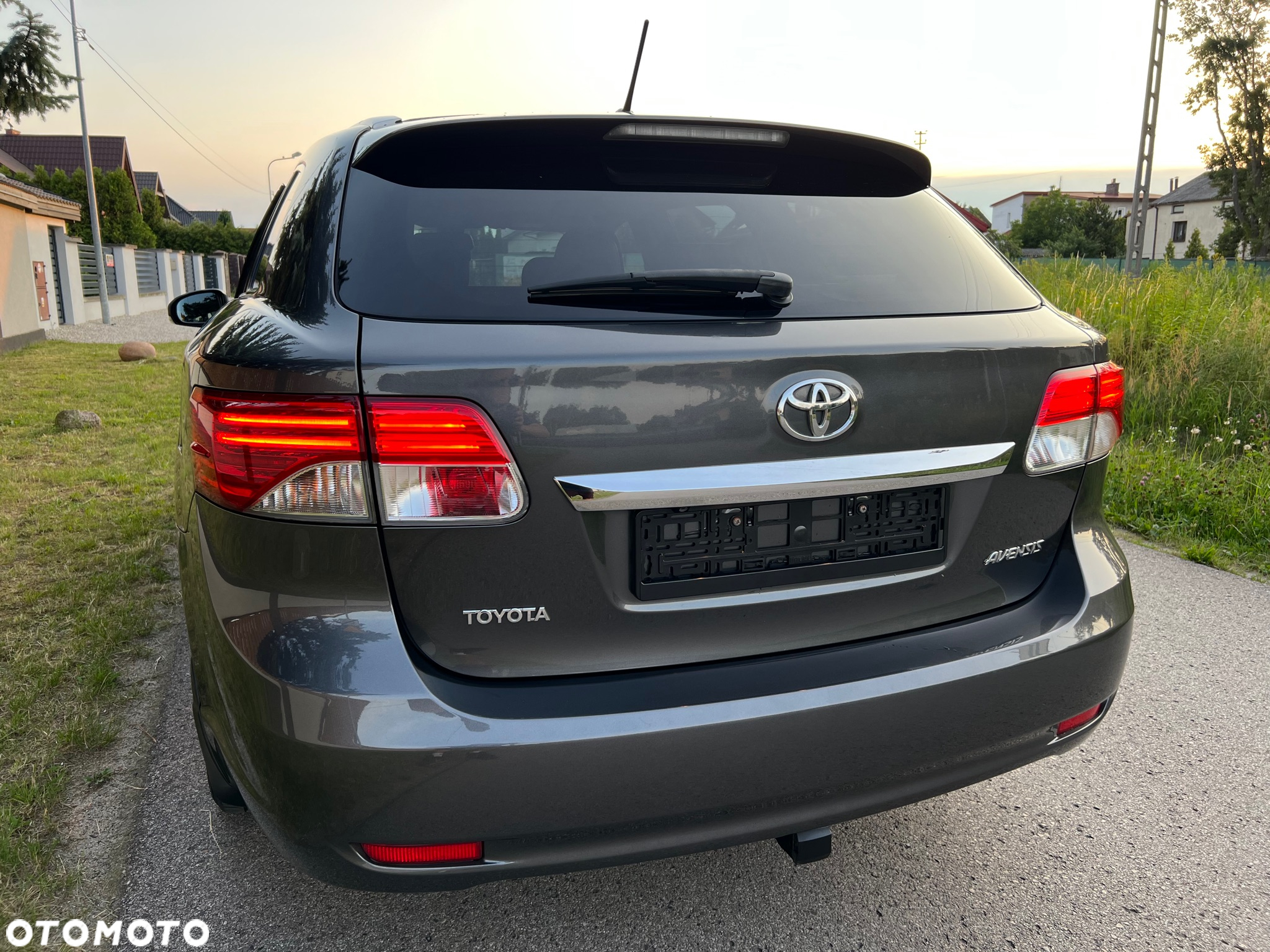 Toyota Avensis 1.8 Premium - 37