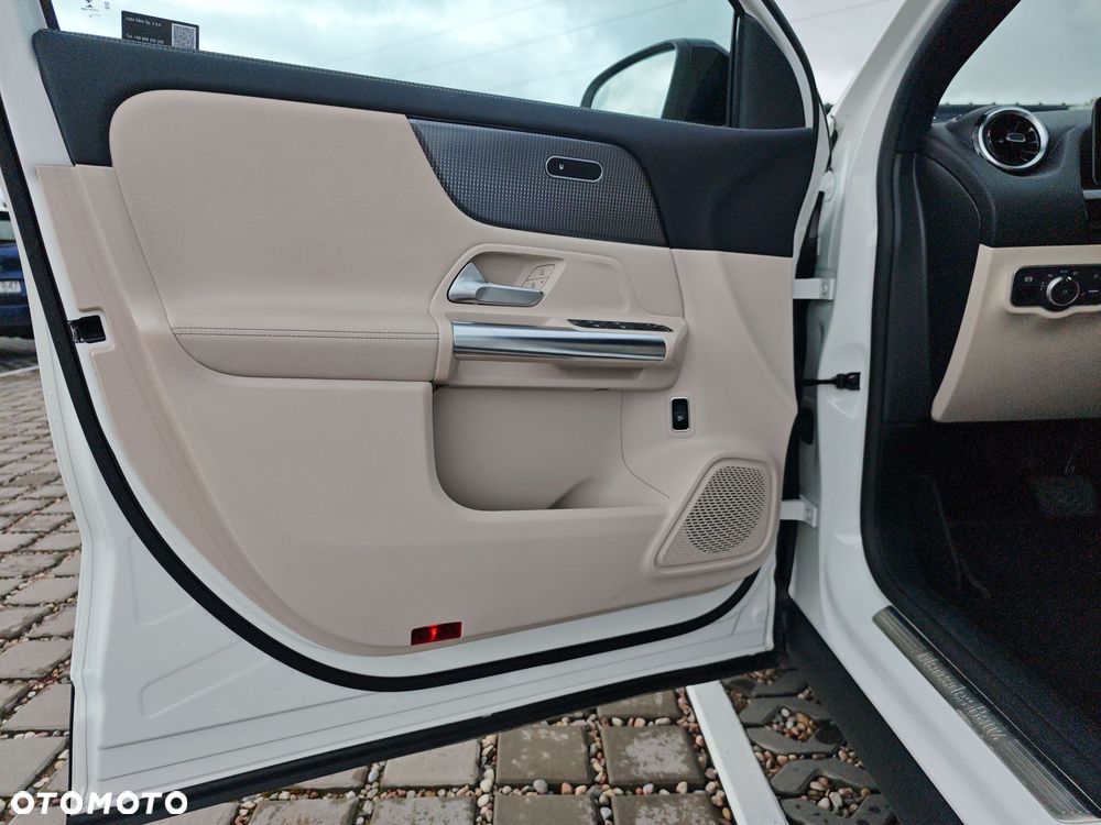 Mercedes-Benz GLA 200 mHEV 7G-DCT - 11
