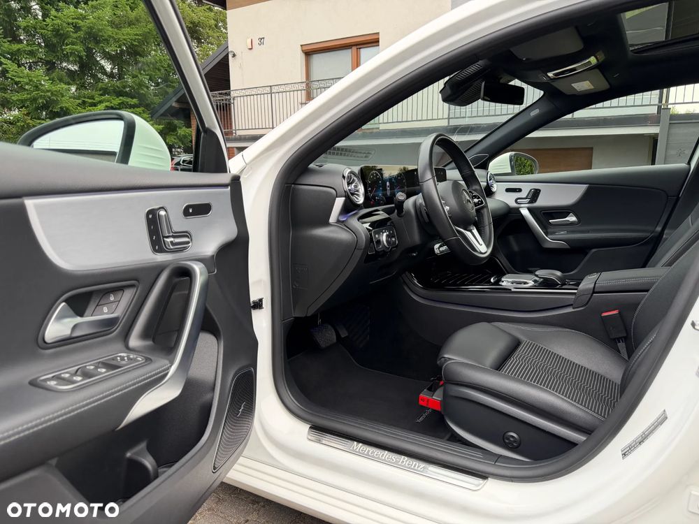 Mercedes-Benz Klasa A 250 Progressive 7G-DCT - 31