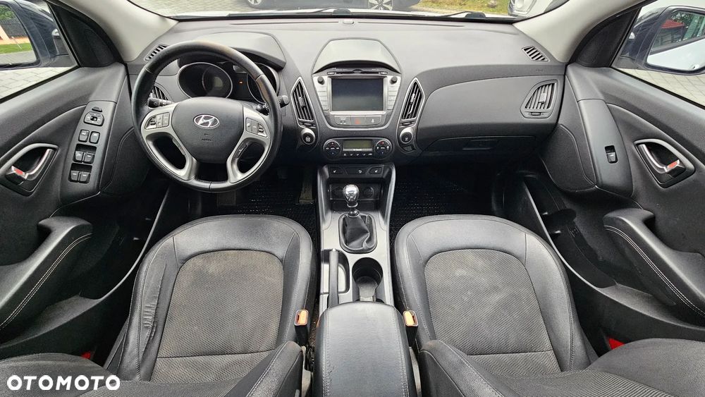 Hyundai ix35 1.7 CRDi 2WD blue Finale Gold - 25