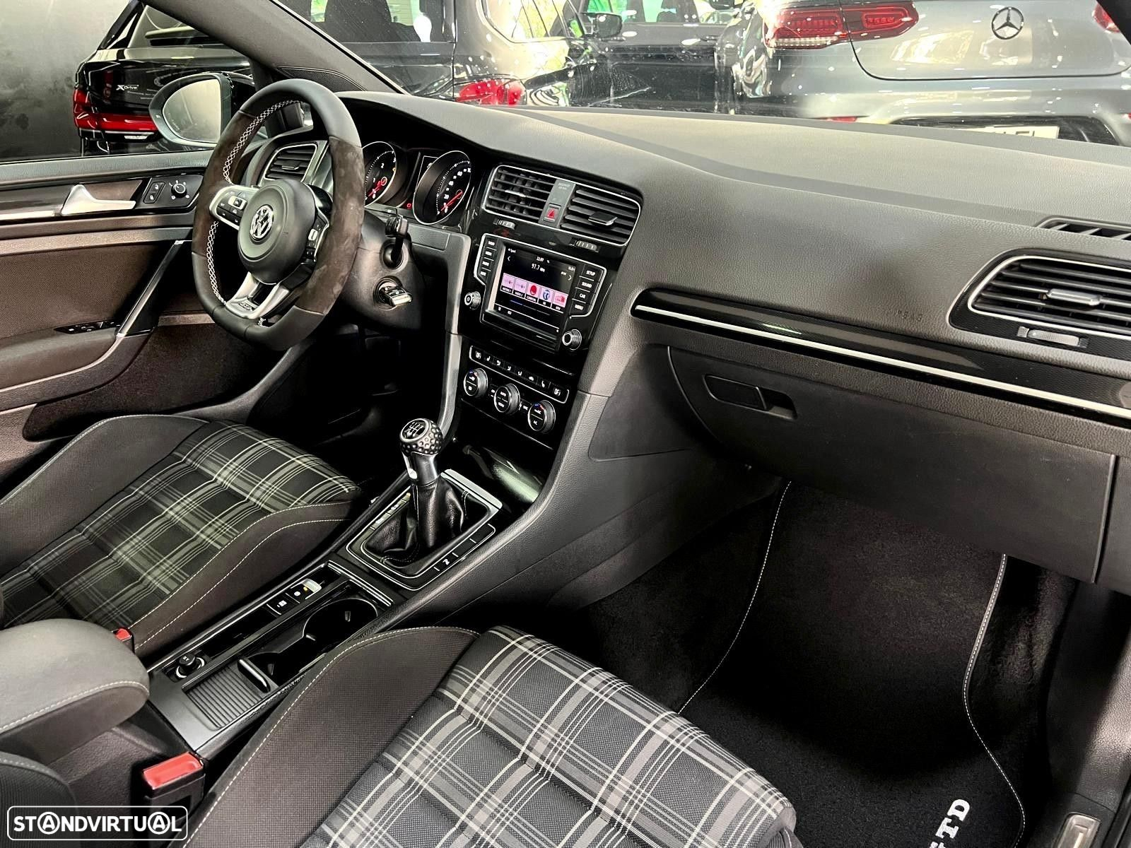 VW Golf 2.0 TDi GTD - 28