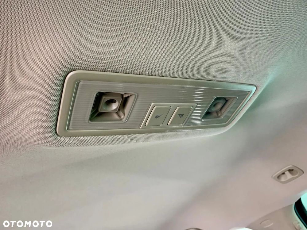 Skoda Superb 2.0 TDI L&K DSG - 20