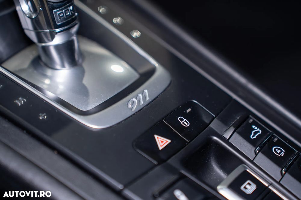 Porsche 911 Carrera 4S PDK - 23
