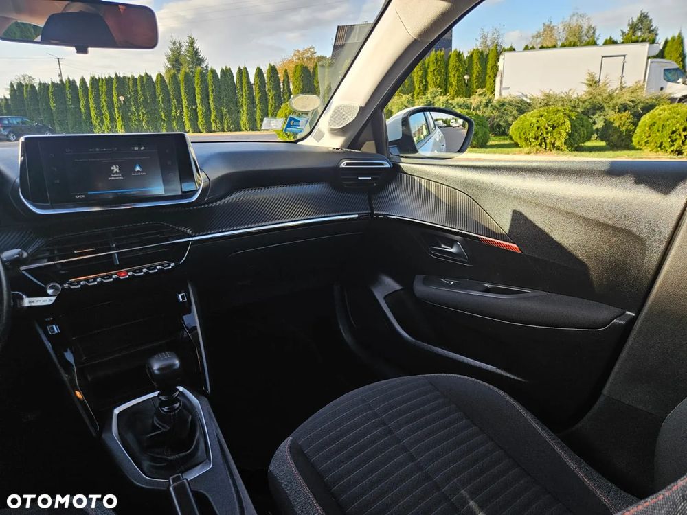 Peugeot 208 - 7