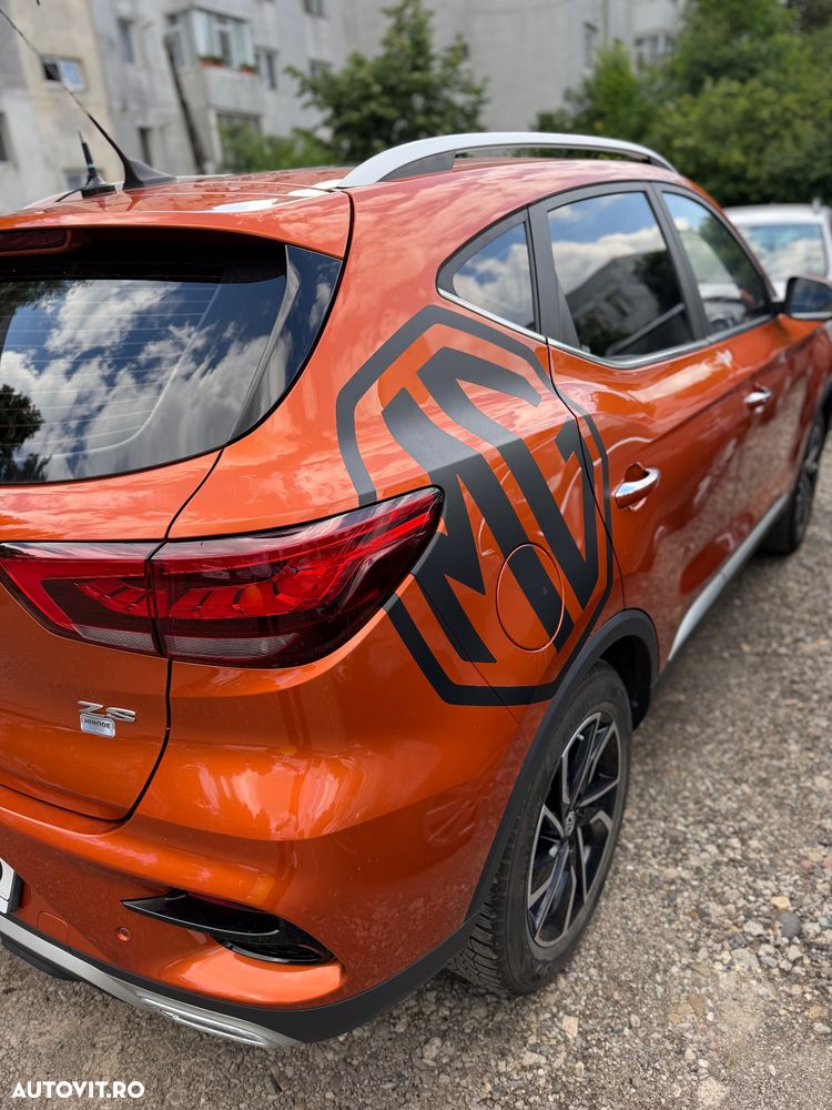 MG ZS - 6