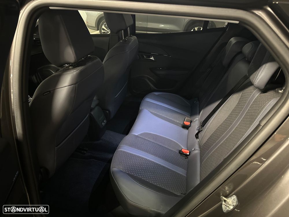 Peugeot 2008 1.2 PureTech Allure EAT8 - 13