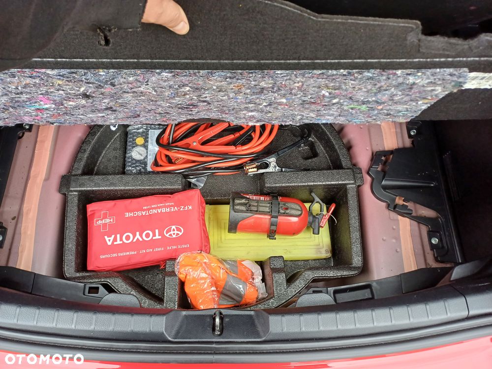 Toyota Yaris - 24