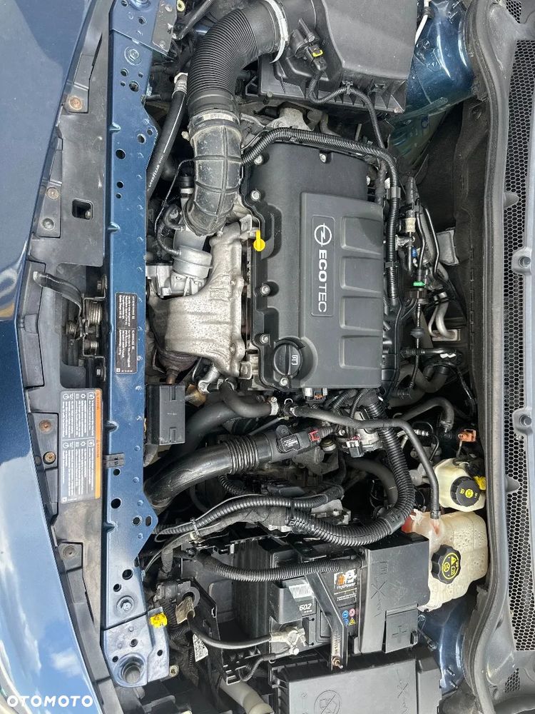 Opel Astra 1.4 Turbo Cosmo - 9