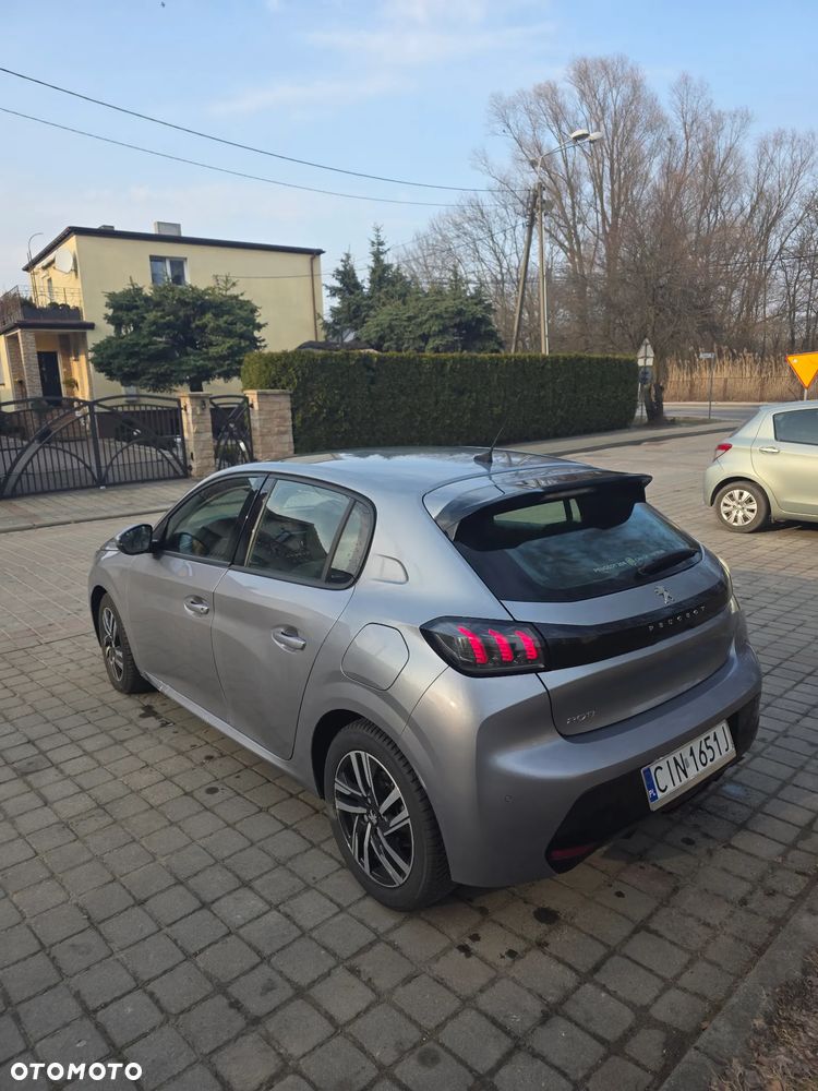 Peugeot 208 PureTech 100 EAT8 Allure - 10