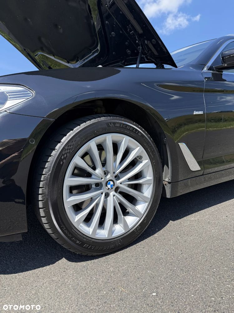 BMW Seria 5 520d xDrive Luxury Line - 9