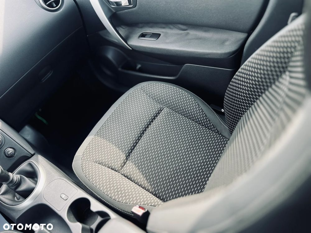 Nissan Qashqai 2.0 dCi DPF acenta - 20