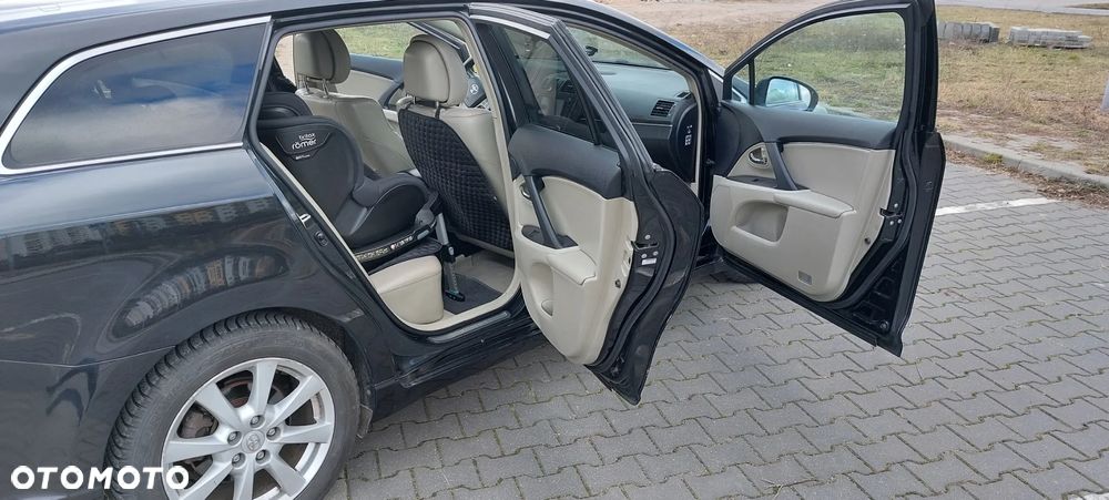 Toyota Avensis 2.2 D-4D Sol Plus NAVI - 13