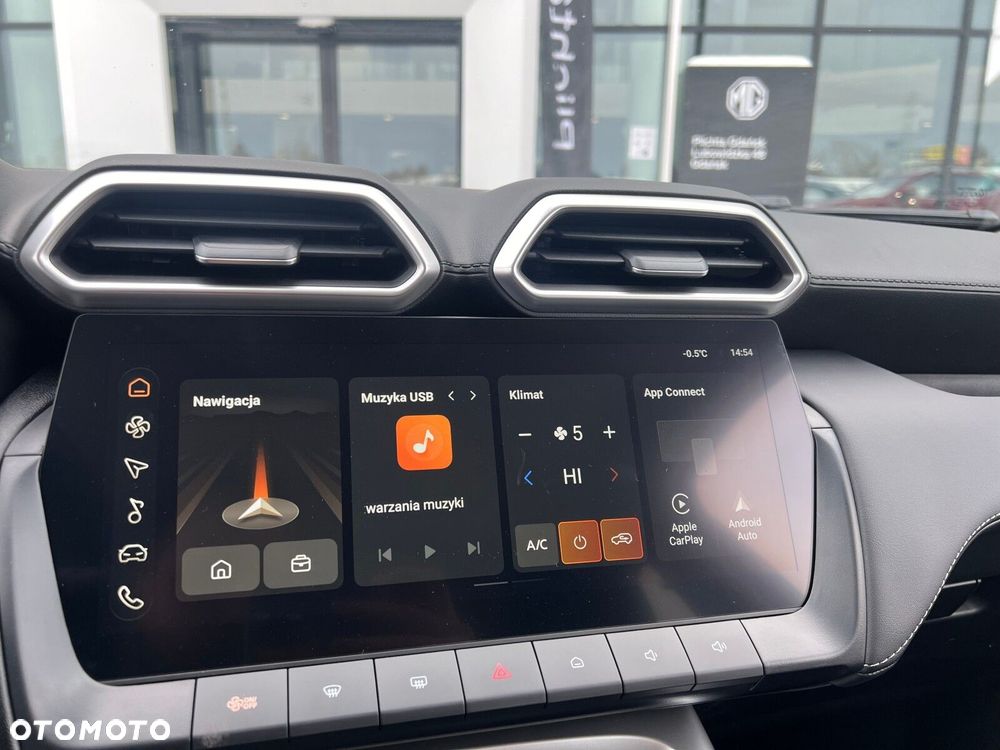 MG ZS Hybrid+ - 12