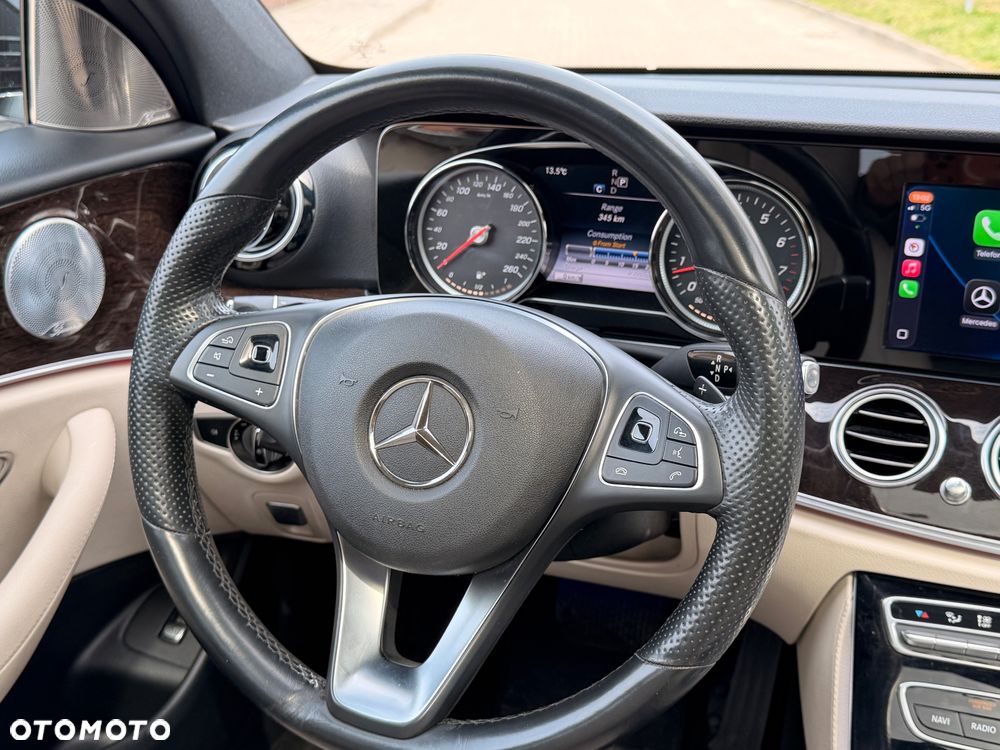 Mercedes-Benz Klasa E 300 9G-TRONIC AMG Line - 16