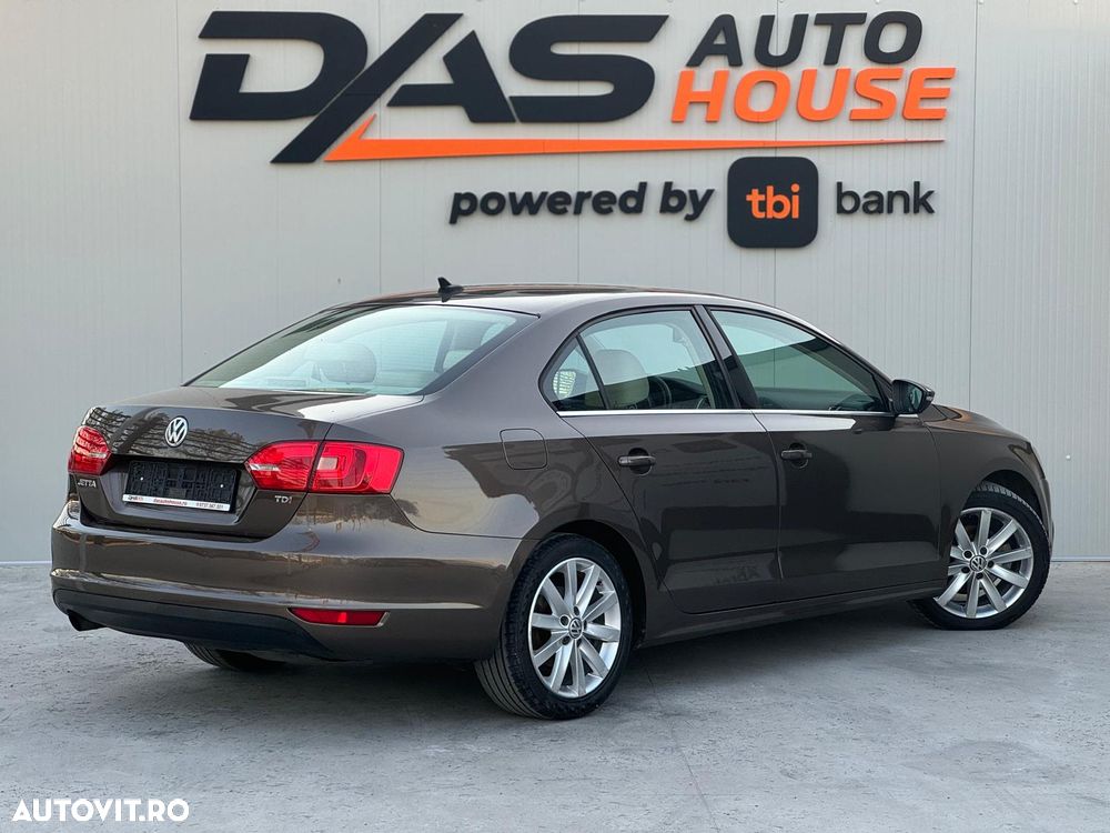 Volkswagen Jetta 1.6 TDI DSG Highline - 8