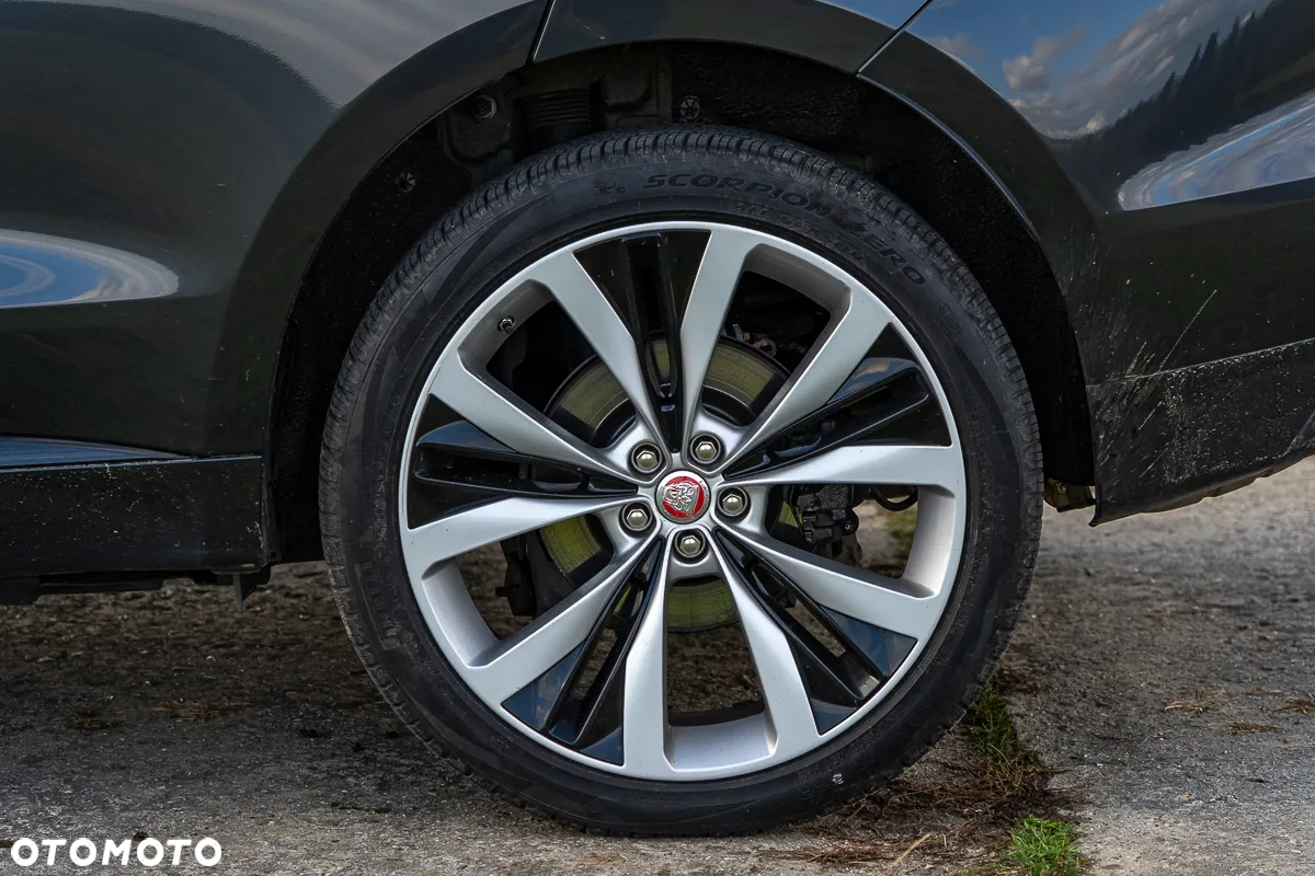 Jaguar F-Pace 3.0 TDV6 AWD R-Sport - 26