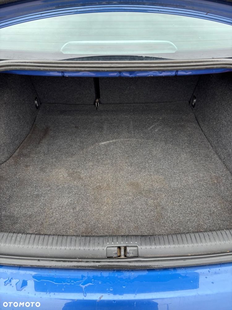 Volkswagen Passat - 30
