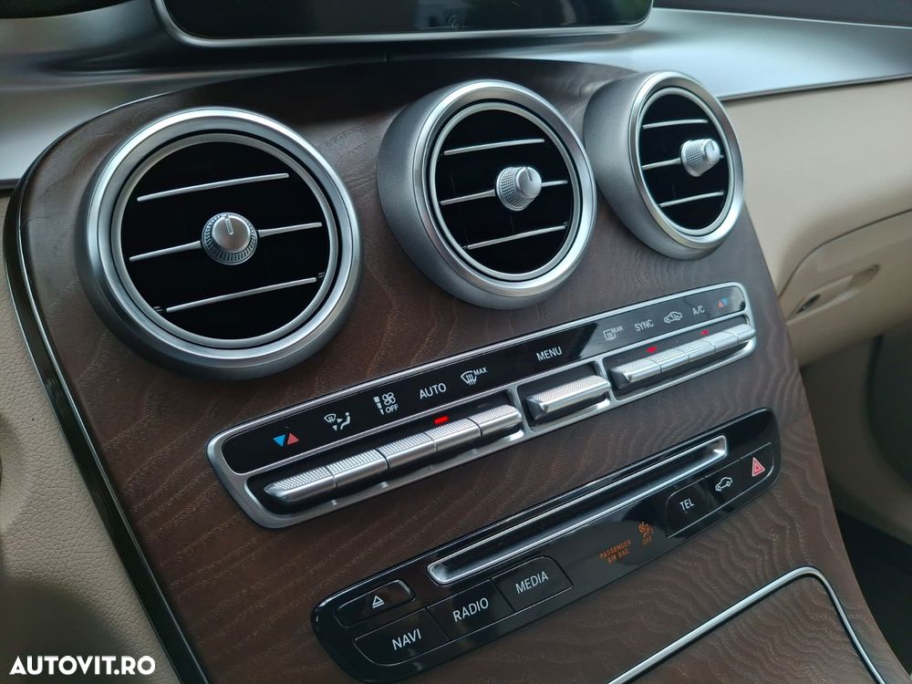 Mercedes-Benz GLC 250 d 4MATIC 9G-TRONIC - 28
