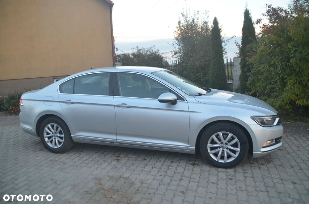 Volkswagen Passat 1.6 TDI SCR DSG Business - 8