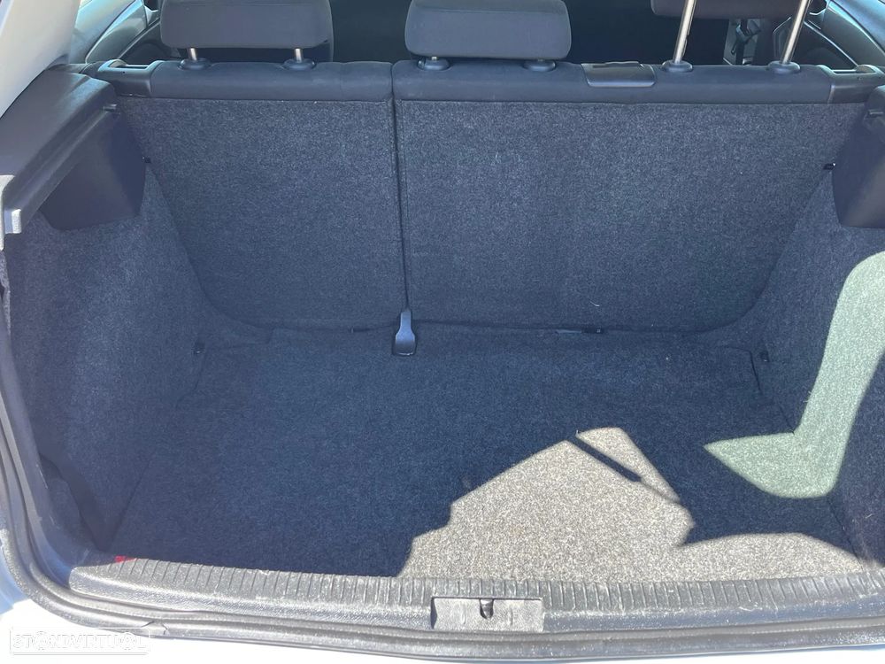 VW Golf 1.6 TDi DPF Style - 15