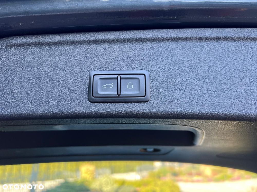 Audi A4 Avant 2.0 TDI - 10