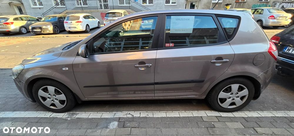Kia Ceed 1.6 Crdi S Euro2012 - 10