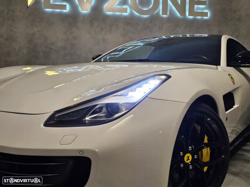 Ferrari GTC4 Lusso T - 43