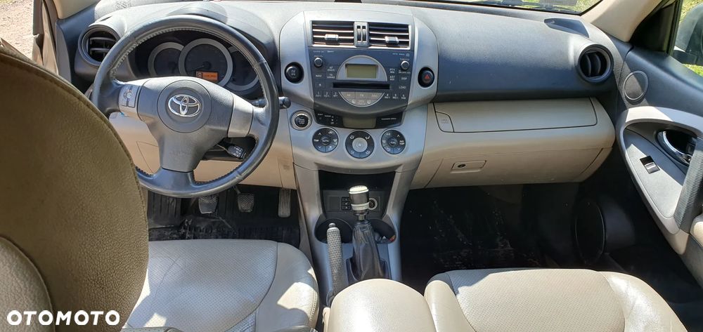 Toyota RAV4 2.2 D-4D X - 8