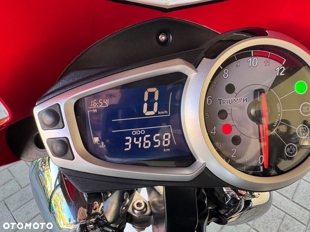 Triumph Speed Triple - 12