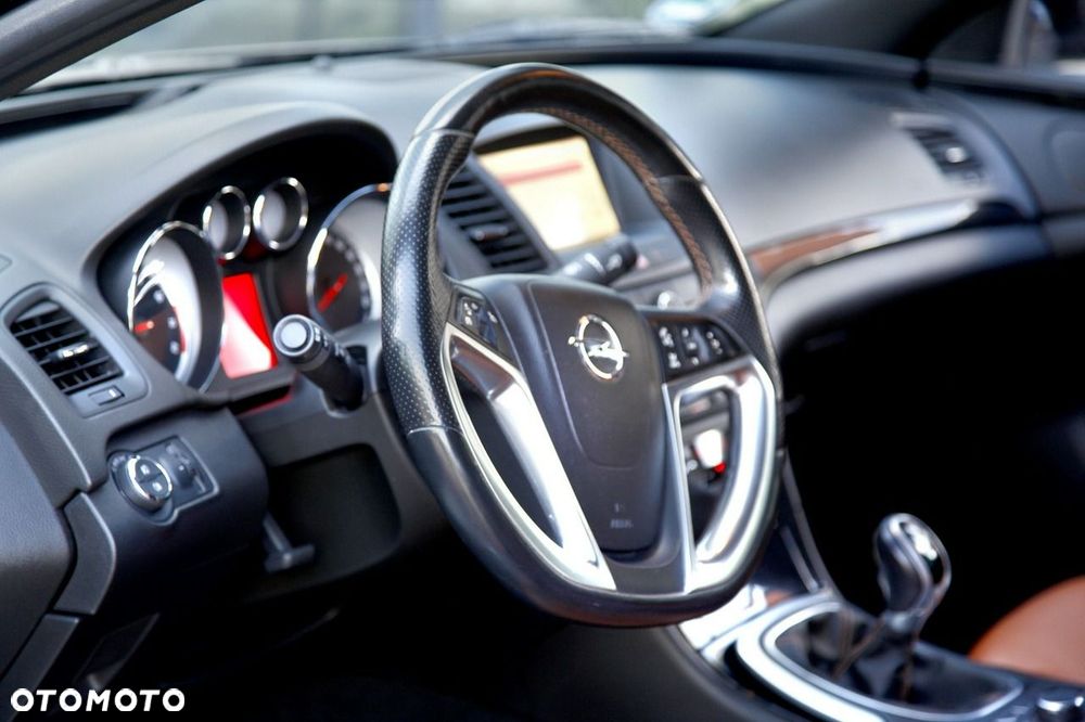 Opel Insignia - 16