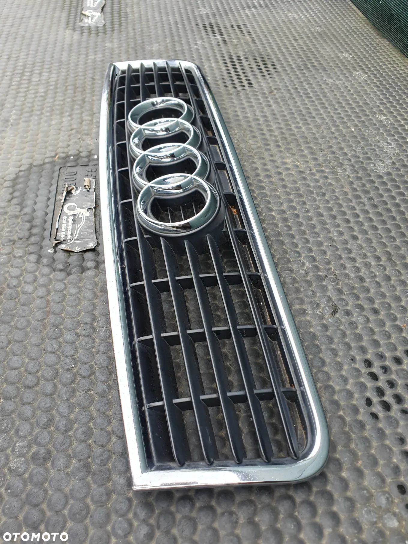 Atrapka 8E0853651F Atrapa Gril Maski Chrom Ramka Emblemat Znaczek Audi A4 B6 - 4