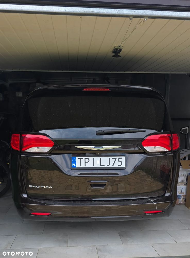 Chrysler Pacifica - 17