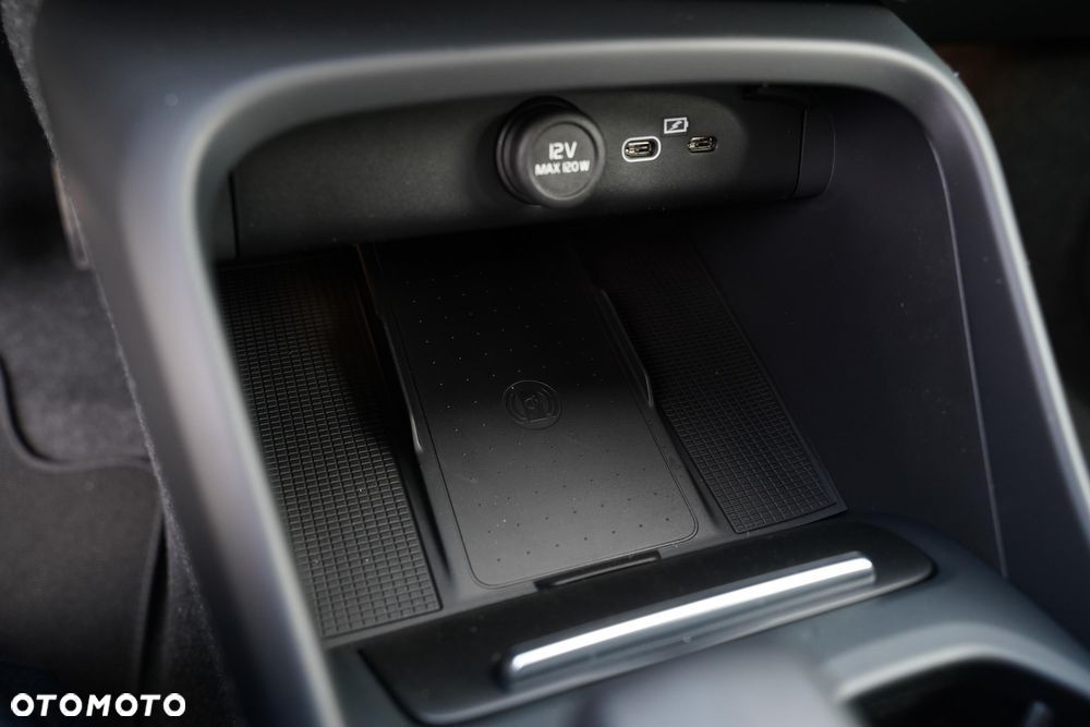 Volvo XC 40 B3 Plus Dark - 21