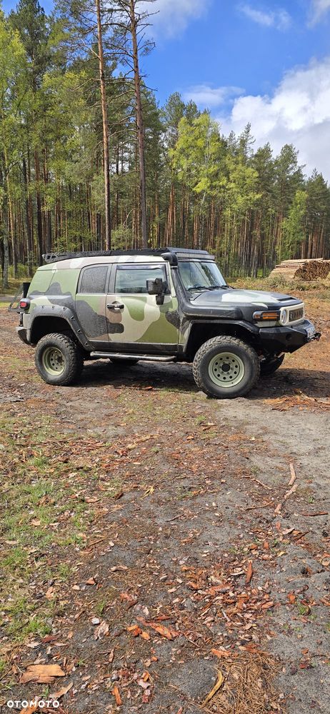 Toyota FJ - 7