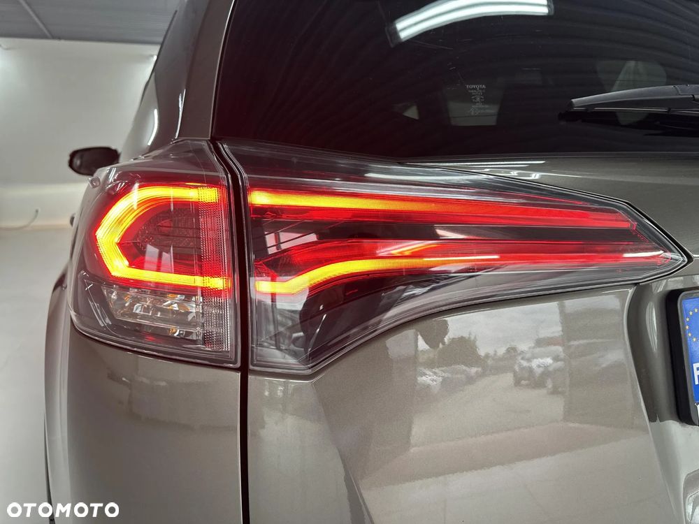 Toyota RAV4 Hybrid Style 4x4 - 11
