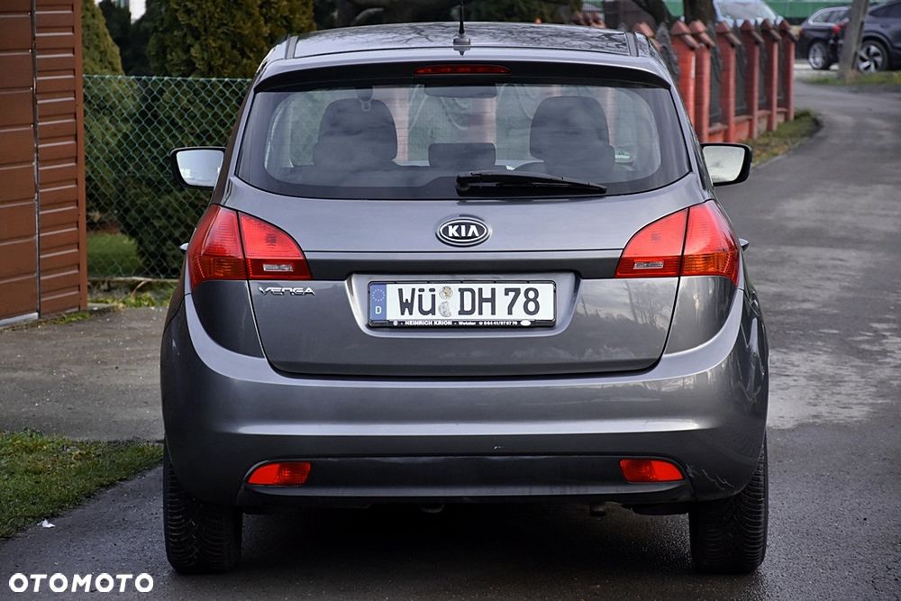 Kia Venga 1.4 CVVT Fifa World Cup Edition - 16