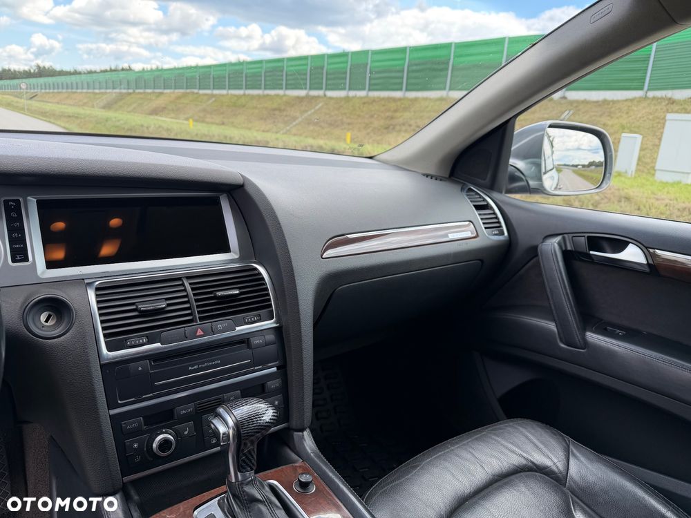 Audi Q7 3.0 TDI DPF clean diesel Quattro Tiptronic - 28