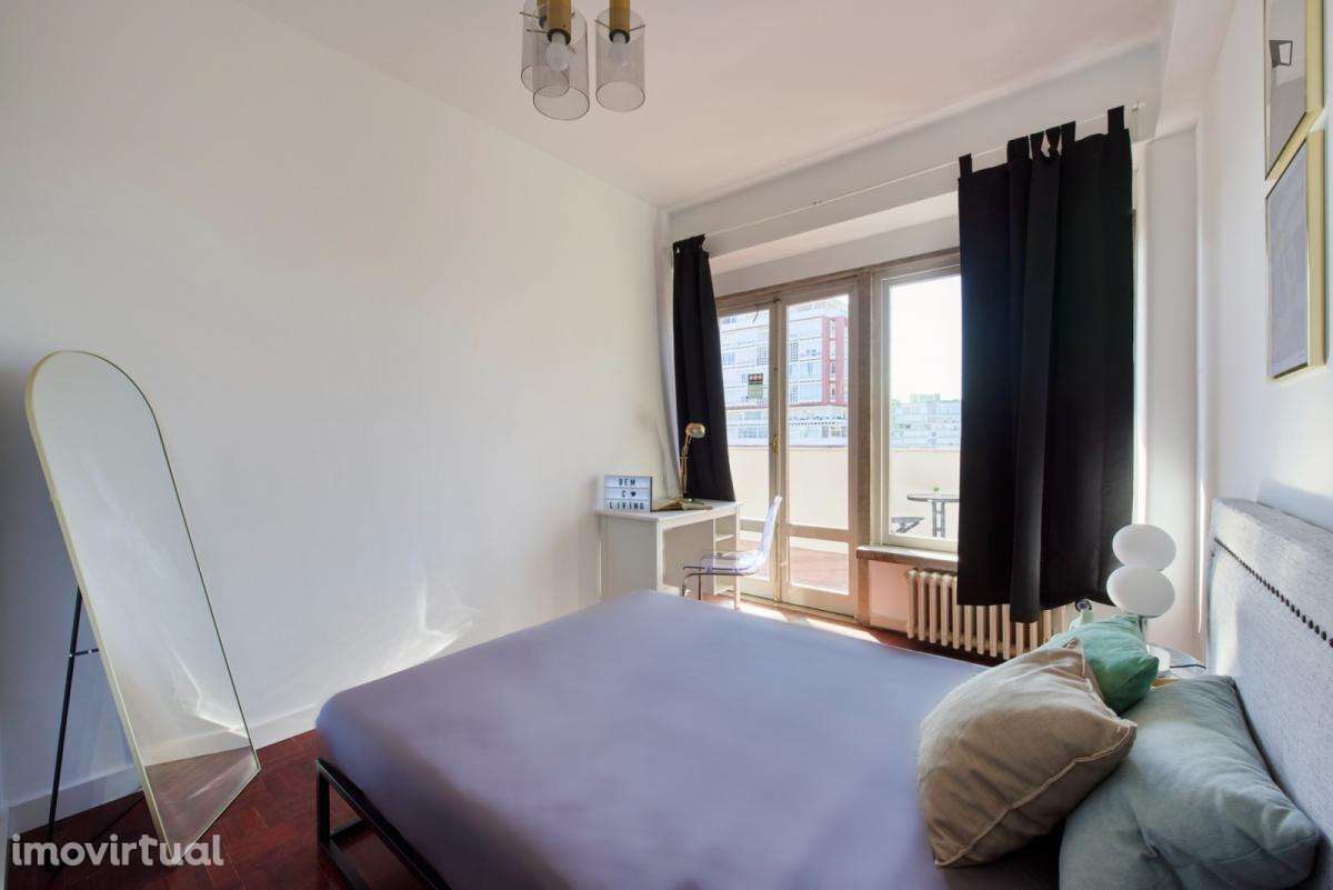 Quarto - localizado em Roma-Areeiro Lisbon - Grande imagem: 4/35