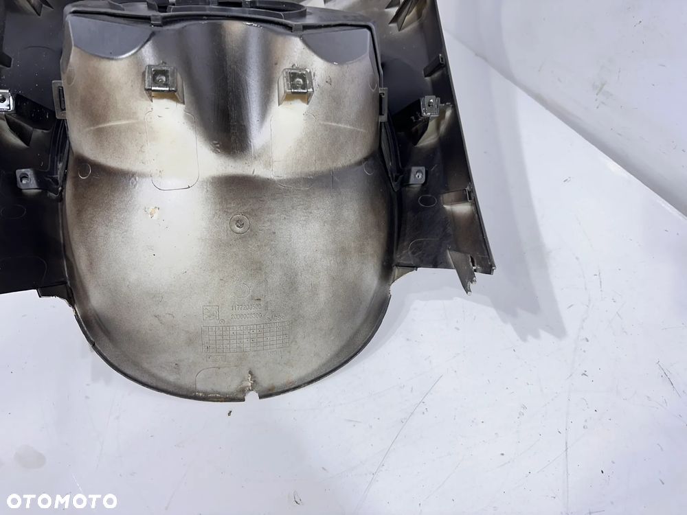 Czacha owiewka Peugeot Vivacity III 3 4T - 17