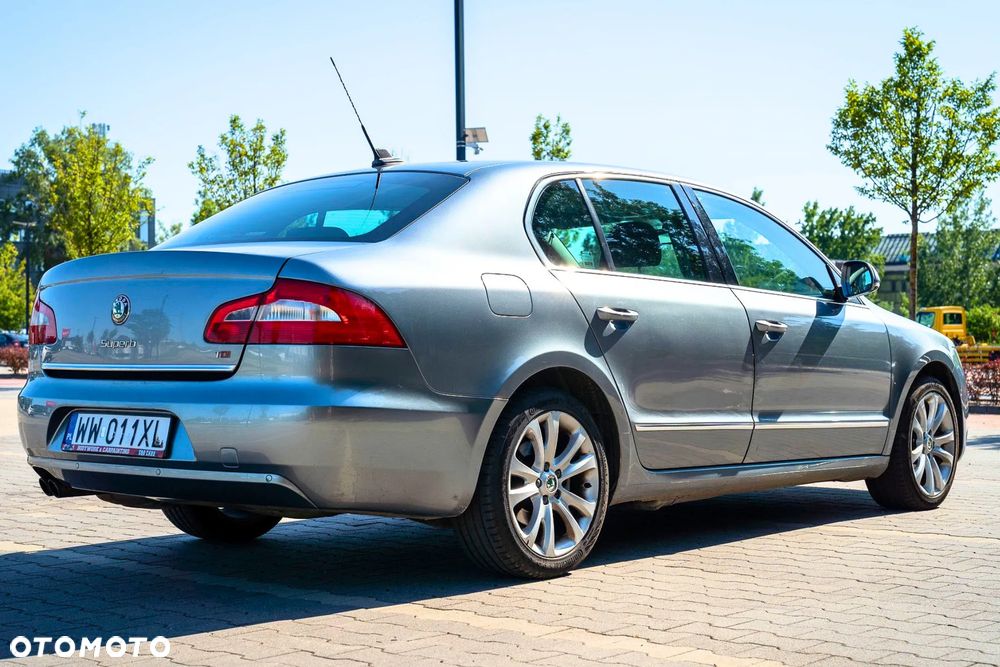 Skoda Superb 2.0 TDI Elegance DSG - 5