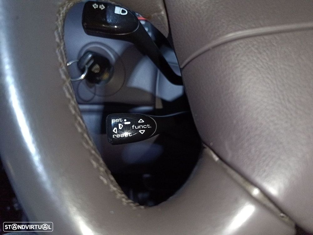 Porsche 911 Série F - 13