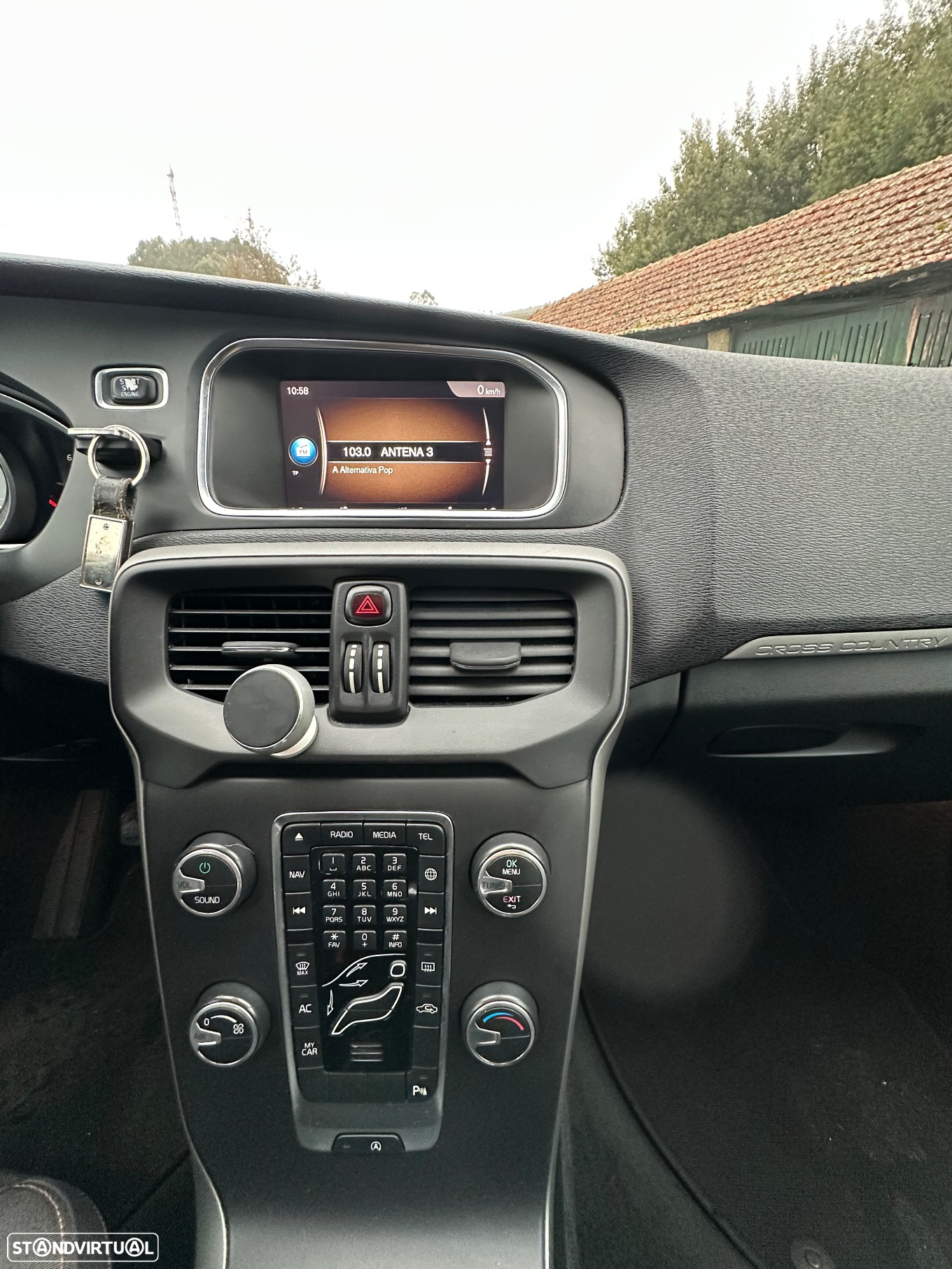 Volvo V40 Cross Country 2.0 D2 Momentum - 20