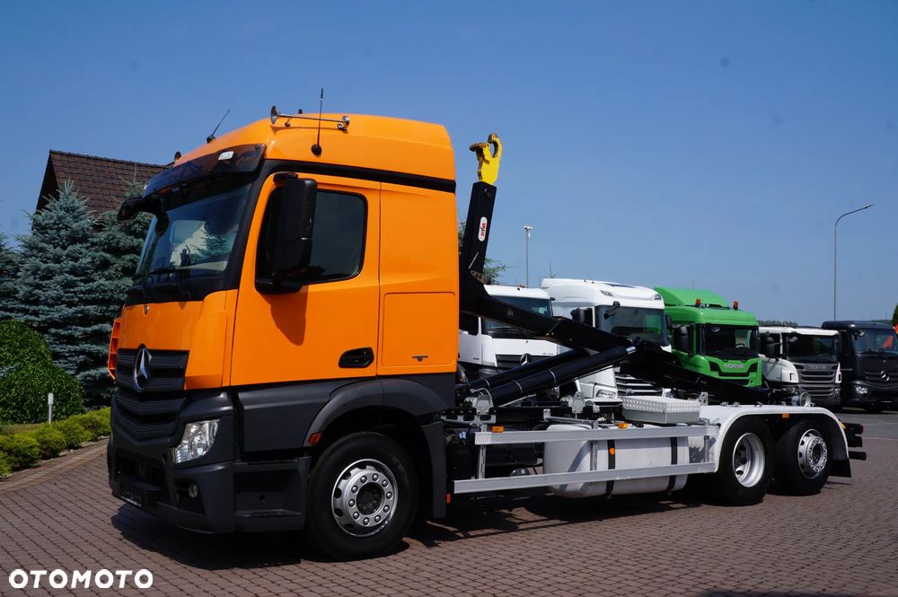 Mercedes-Benz ACTROS 2548 6X2 HAKOWIEC HYVA 20-60 S OŚ SKRĘTNA I PODNOSZONA - 1