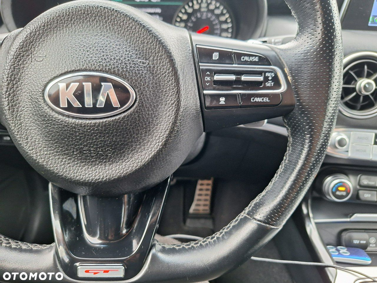 Kia Stinger - 10