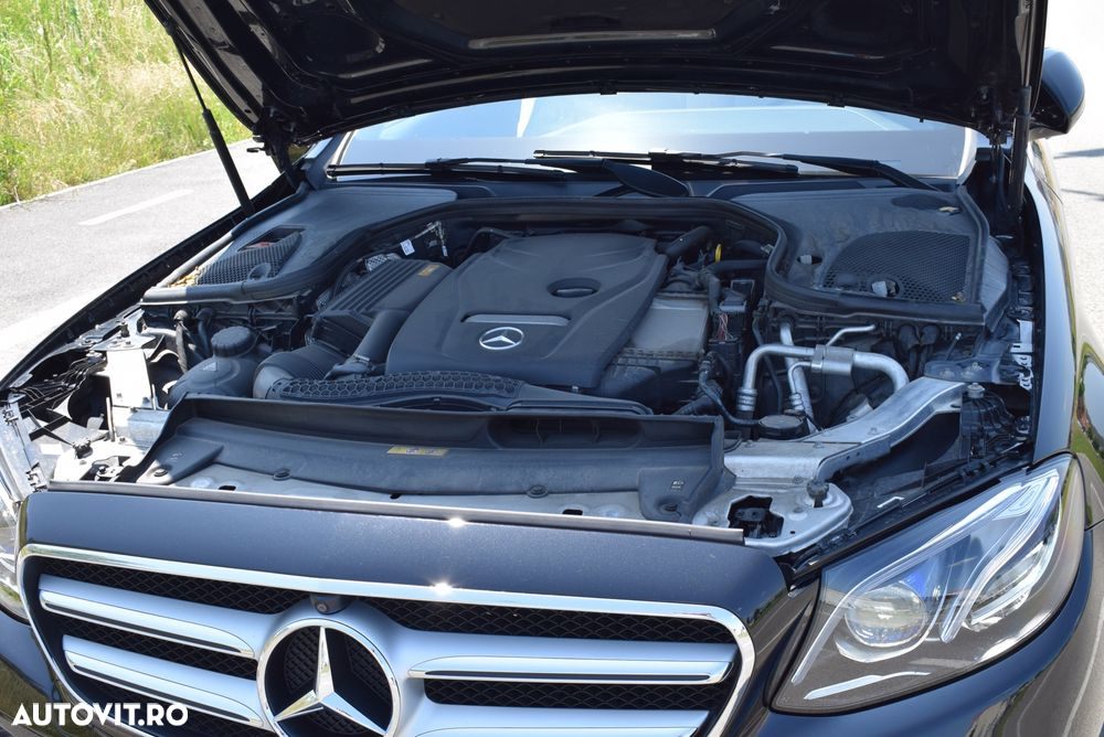 Mercedes-Benz E 200 4MATIC Aut. - 30