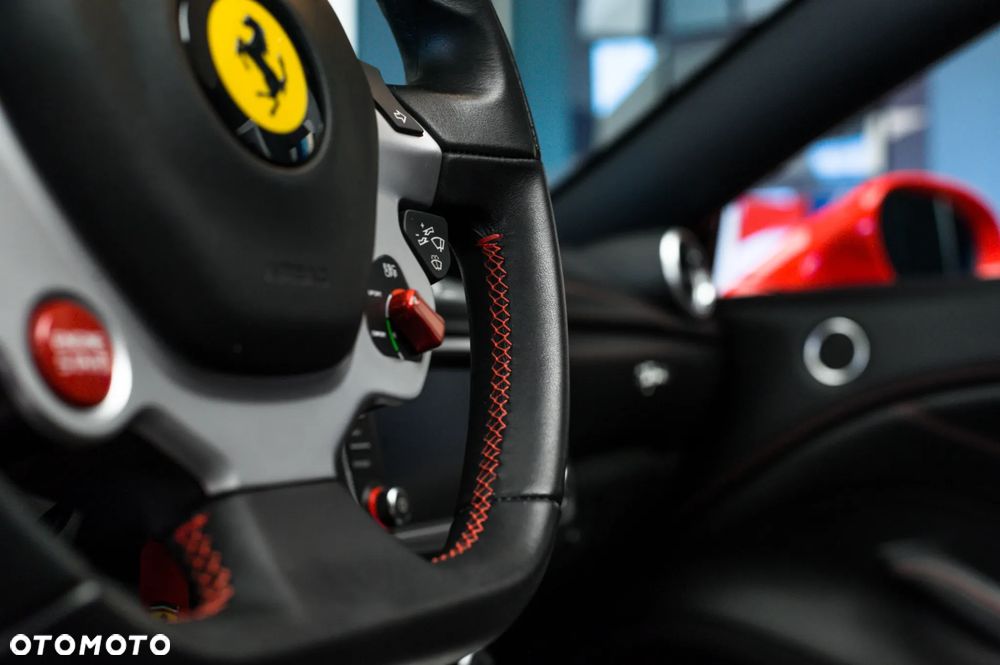 Ferrari California T - 24