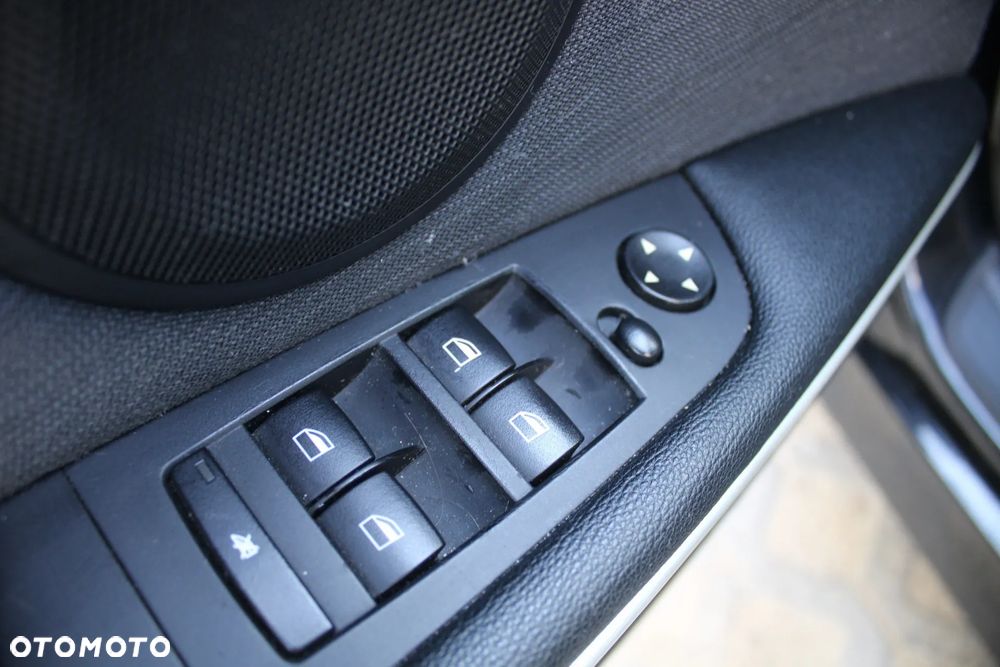 BMW Seria 3 320d - 23
