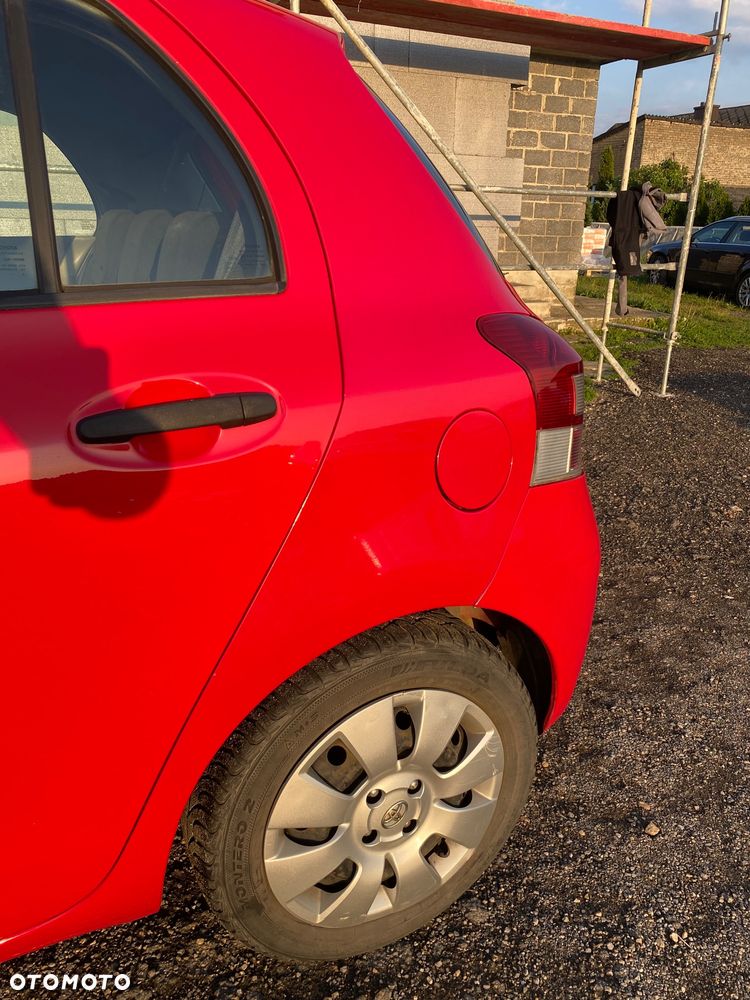 Toyota Yaris - 12